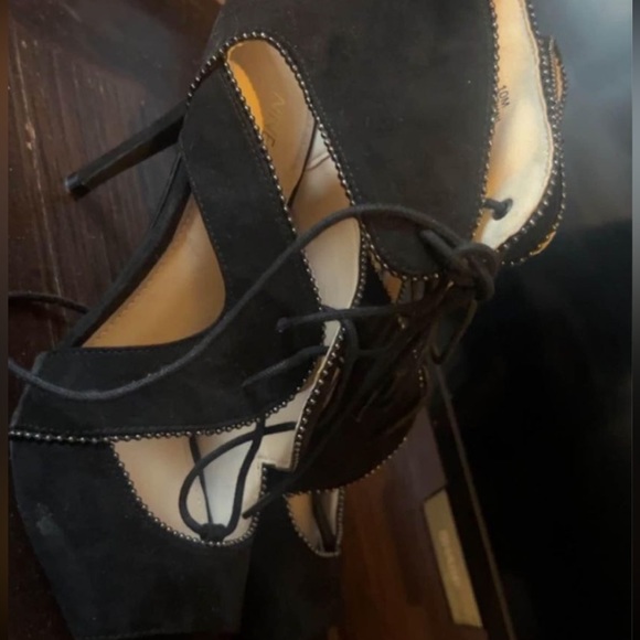 Black Lace Up High Heels. Size 7.5 - Picture 2 of 2